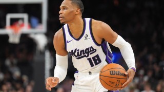 半岛体育官网-威少半场出战14分钟 10中4&amp;三分3中1拿到12分 出现2失误