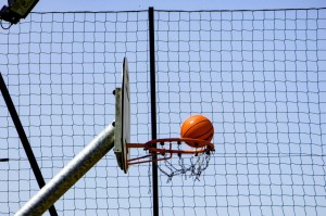 CBA官宣：李苑鑫领衔65人报名选秀 多位海外球员+年龄最大者38岁