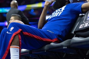 半岛体育-【观察】哈登归队率先让步 76人还要强硬多久？