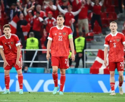 半岛体育官网-丹麦出线后先谢球迷 久巴反思失利：我们不够勇敢