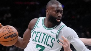 都说你3亿太贵，如今带队第二，还创造历史纪录，已是超级巨星|凯尔特人|篮网|布朗|NBA|尼古拉斯·克拉克斯顿_新浪体育_新浪新闻