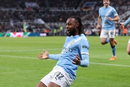 半岛体育官网-超值！6500万镑新援带飞曼城 加盟前2场造3球+蝉联MVP 创17年神迹